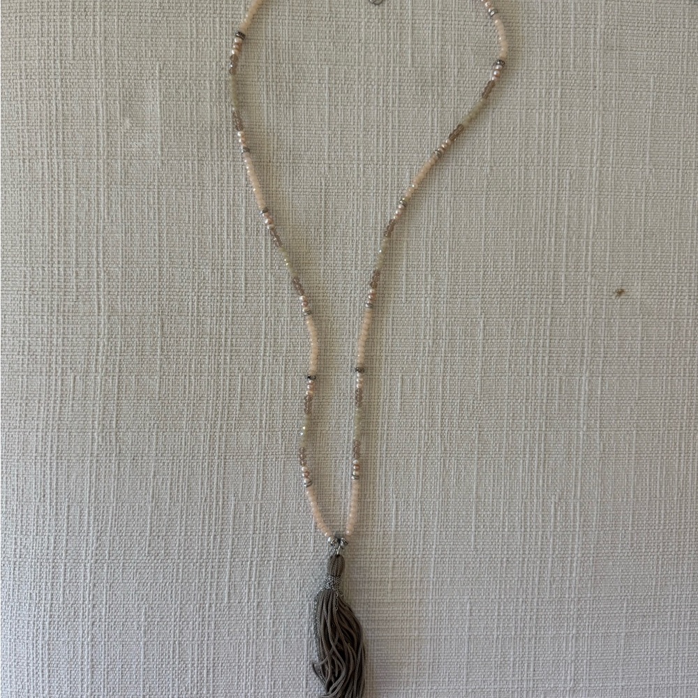 Tommy Bahama Cream and Gray Beaded Necklace